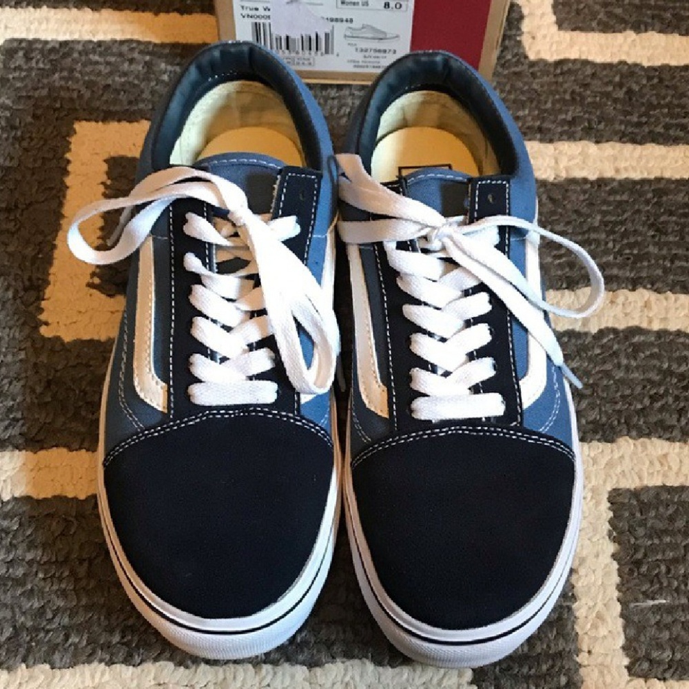 Like new! Old Skool VANS Light/Dark Blue